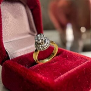 Pavé 0.95 Cts Round Brilliant F/VS1 Diamonds Engagement Ring in 18K Yellow Gold
