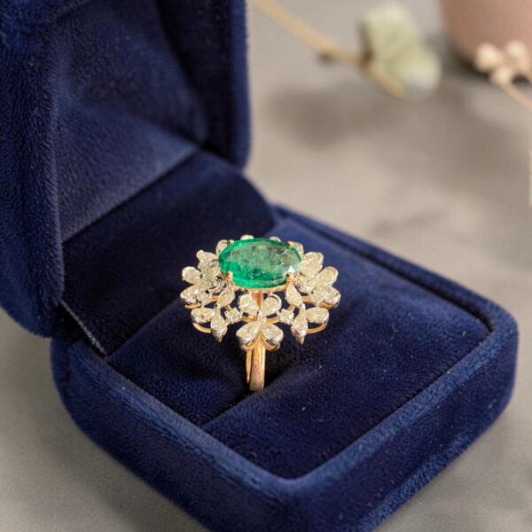 Stunning 2.41 Cts Pear Round Shape F/VS1 Diamonds Emerald Cocktail Ring 14K Gold