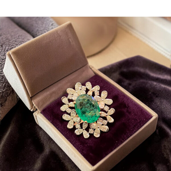 Stunning 2.41 Cts Pear Round Shape F/VS1 Diamonds Emerald Cocktail Ring 14K Gold
