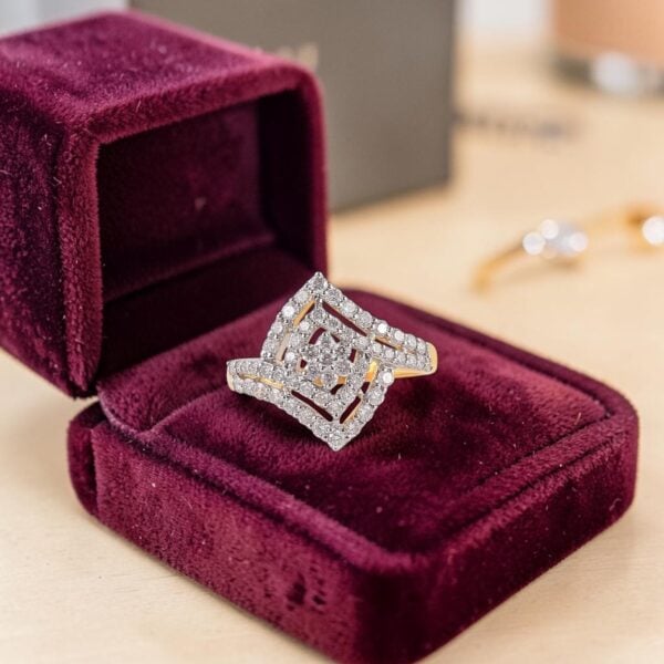 R-677 (8) Radiant 1.05 Cts Round Brilliant F/VS1 Diamonds Anniversary Ring 14K Yellow Gold