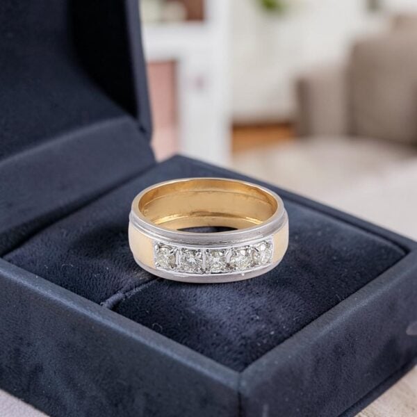 R-679 (7) Classy 0.60 Cts Round Brilliant F/VS1 Diamonds Men's Band Ring 14K Yellow Gold