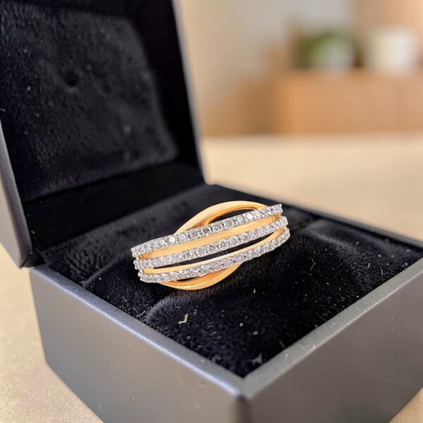 R-680 (7) Pavé 0.60 Cts Round Brilliant F/VS1 Diamonds Three-Row Band Ring 18K Yellow Gold