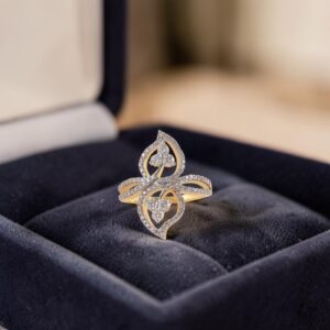 Exquisite 0.95 Cts Round Brilliant F/VS1 Diamonds Leaf Band Ring 14K Yellow Gold