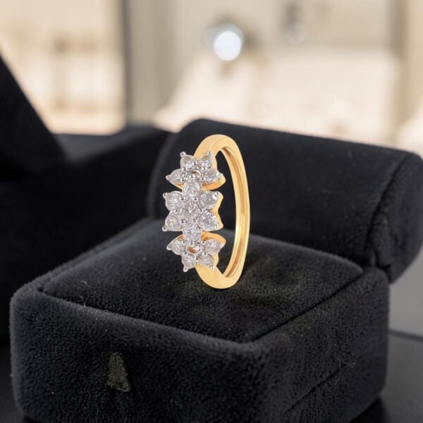 0.80 Cts Round Brilliant F/VS1 Diamonds Anniversary Band Ring In 18K Yellow Gold