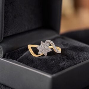 Pavé 0.50 Cts Round Brilliant F/VS1 Diamonds Floral Engagement Ring In 18K Gold
