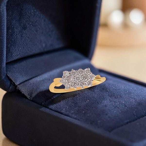 Classic 0.55 Cts Round Brilliant F/VS1 Diamonds Cluster Engagement Ring 18K Gold