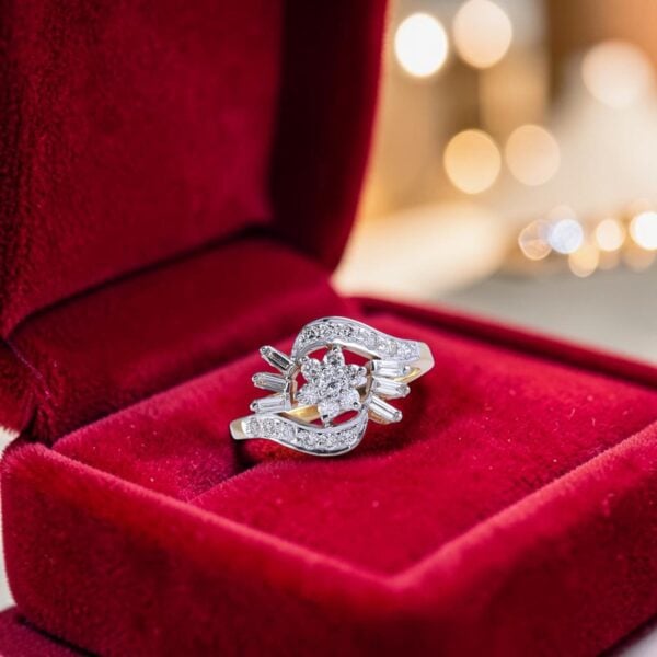 Pavé 0.65 Cts Round Baguette Shape F/VS1 Diamonds Cluster Ring 18K Yellow Gold