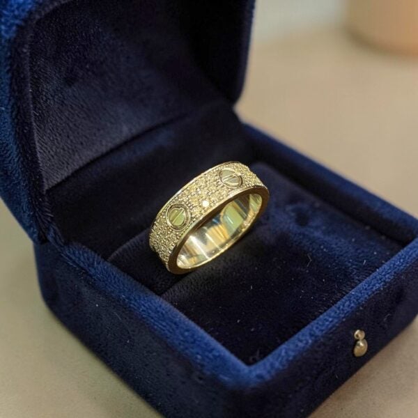 R-703 (19) 1.80 Cts Round Brilliant F/VS1 Diamond Unisex Love Screw Band Ring in 18K Gold