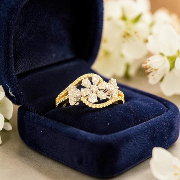 Pave 1.10 Cts Pear Round Shape F/VS1 Diamonds Floral Engagement Ring In 14K Gold
