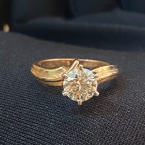 Stunning 1.10 Cts Round Brilliant Diamond Solitaire Anniversary Ring In 14K Gold