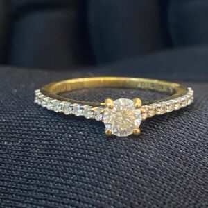 Stunning 0.52 Cts Round Brilliant Diamonds Solitaire Engagement Ring In 14K Gold