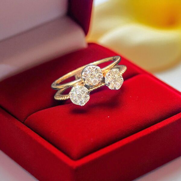R-935 (19) Pave 0.60 Cts Round Brilliant F/VS1 Diamonds Cluster Engagement Ring In 14K Gold