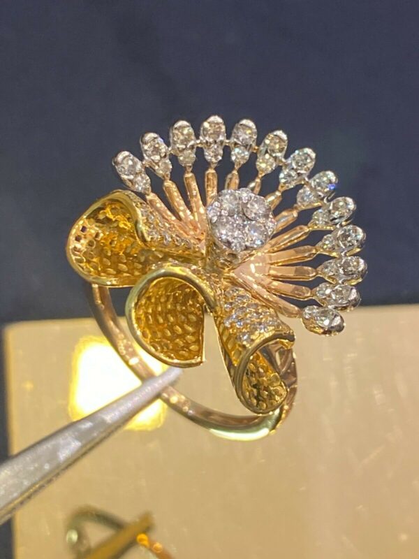 SD-R1465 (2) Pave 1.10 Cts Round Brilliant Cut Diamonds Floral Cocktail Ring In 750 18K Gold