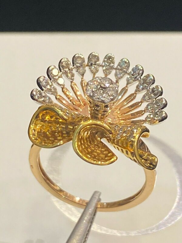SD-R1465 (5) Pave 1.10 Cts Round Brilliant Cut Diamonds Floral Cocktail Ring In 750 18K Gold