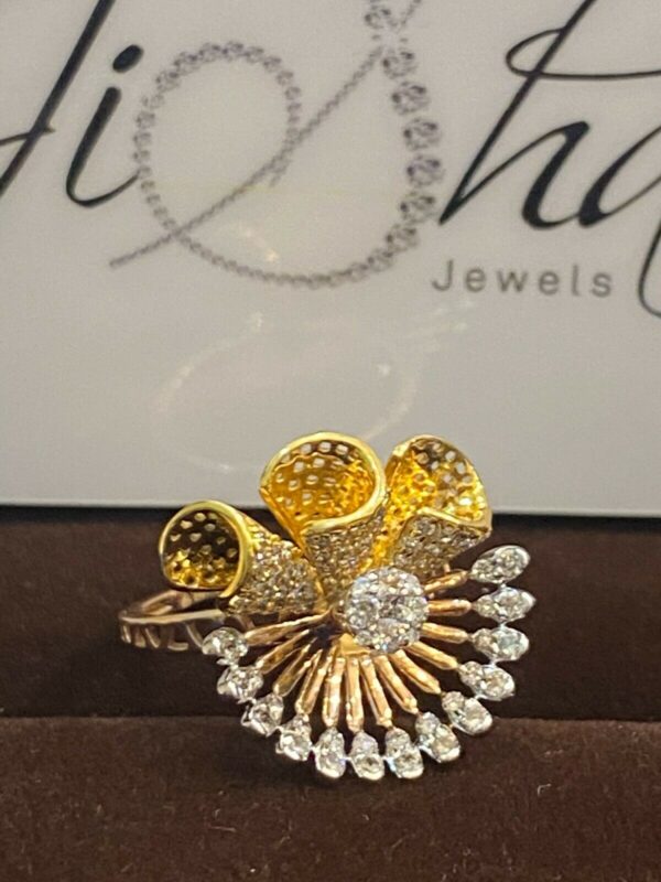 SD-R1465 (7) Pave 1.10 Cts Round Brilliant Cut Diamonds Floral Cocktail Ring In 750 18K Gold