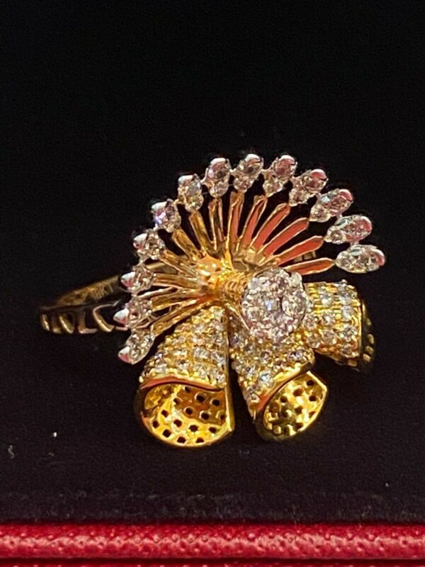 SD-R1465 (8) Pave 1.10 Cts Round Brilliant Cut Diamonds Floral Cocktail Ring In 750 18K Gold