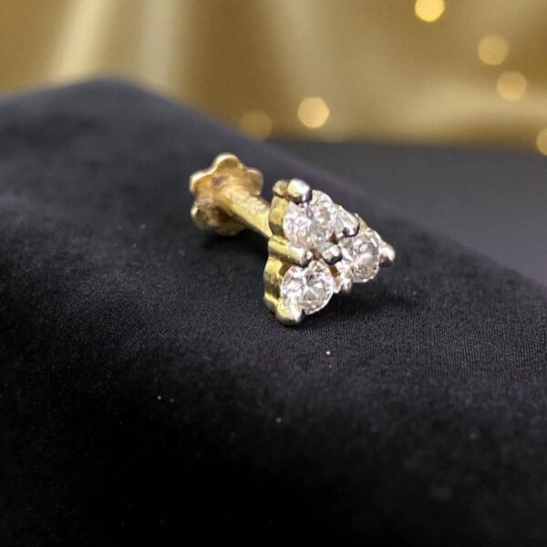 Stunning 0.15 Cts Round Brilliant Cut Natural Diamonds Nose Stud 18K Yellow Gold