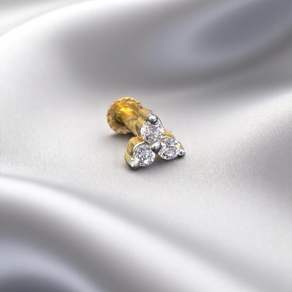 Magnificent 0.15 Cts Round Brilliant Cut Natural Diamonds Nose Stud in 18K Gold