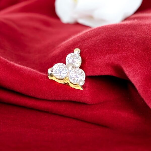 Magnificent 0.15 Cts Round Brilliant Cut Natural Diamonds Nose Stud in 18K Gold