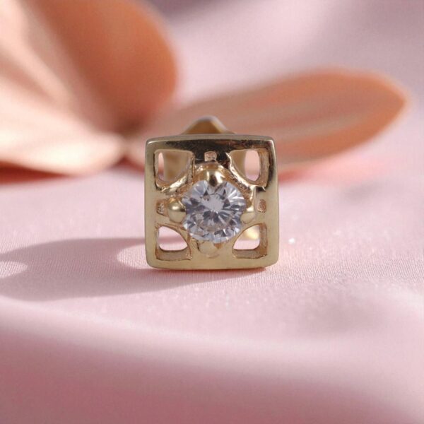 Z-074 (7) 0.04 Cts Round Brilliant Cut Natural Diamonds Square Nose Stud 18K Yellow Gold