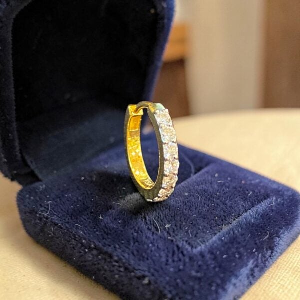 Gorgeous 0.20 Carats Round Brilliant F/VS1 Diamonds Nose Ring In 14K Yellow Gold