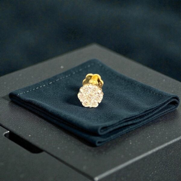 Pave 0.12 Ct Round Brilliant F/VS1 Diamonds 7-Stone Nose Stud In 18K Yellow Gold