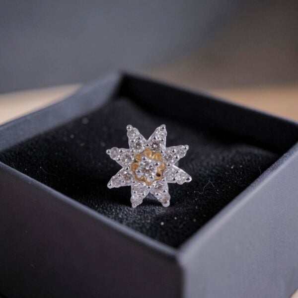 Z-092 (7) 0.21 Cts Round Brilliant F/VS1 Diamonds Floral Star Nose Stud In 18K Yellow Gold