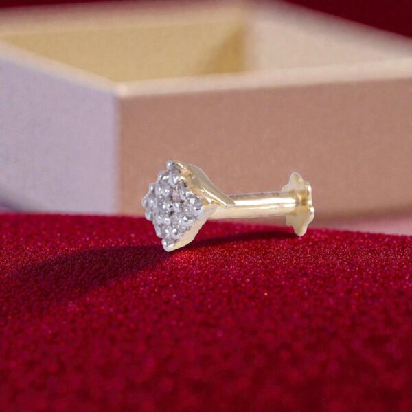 Classy 0.18 Cts Round Brilliant F/VS1 Diamonds Nose Stud In Fine 18K Yellow Gold