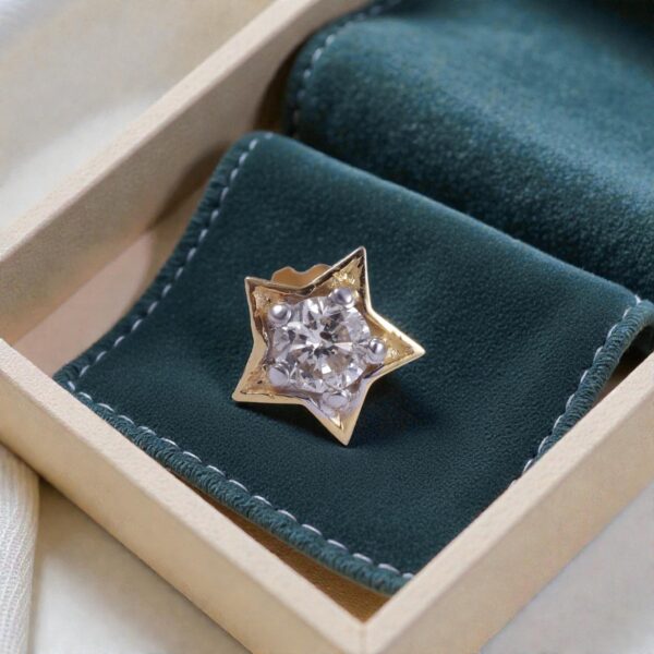 Beautiful 0.10 Cts Round Brilliant F/VS1 Diamond Star Nose Stud 18K Yellow Gold