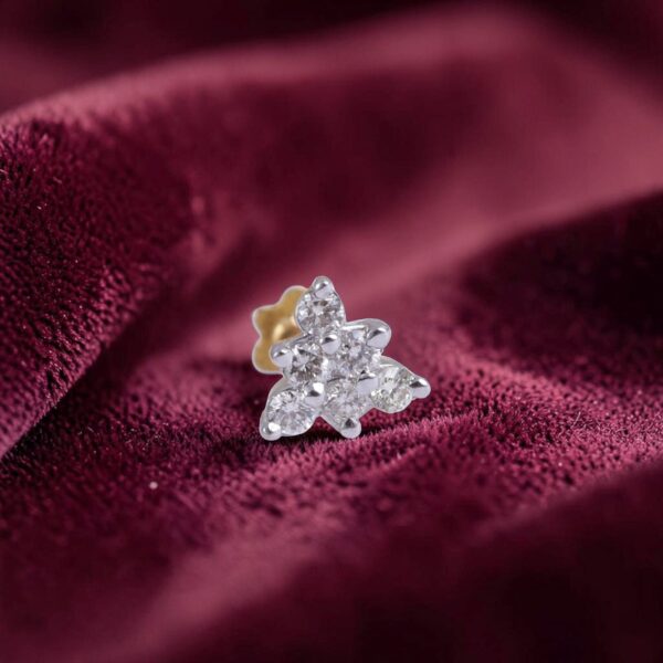 Exquisite 0.16 Cts Round Brilliant F/VS1 Diamonds Nose Stud In 18K Yellow Gold