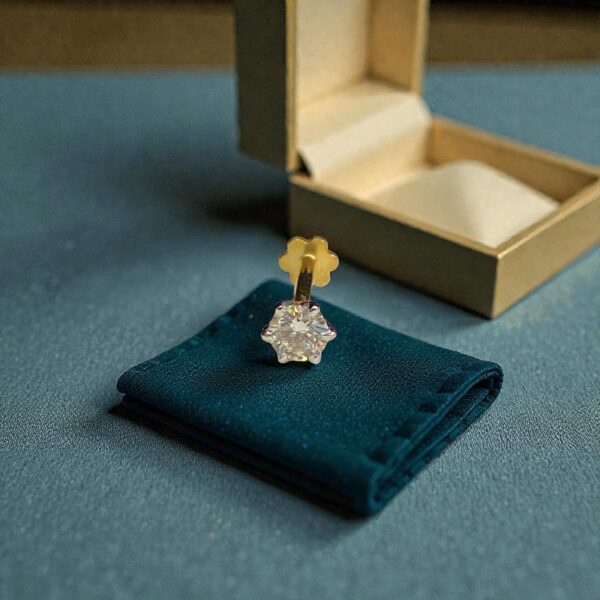 Z-104 (10) Classy 1/5 Cts Round Brilliant F/VS1 Diamond Six-Prong Nose Stud 18K Yellow Gold