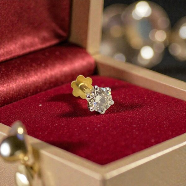 Z-104 (12) Classy 1/5 Cts Round Brilliant F/VS1 Diamond Six-Prong Nose Stud 18K Yellow Gold